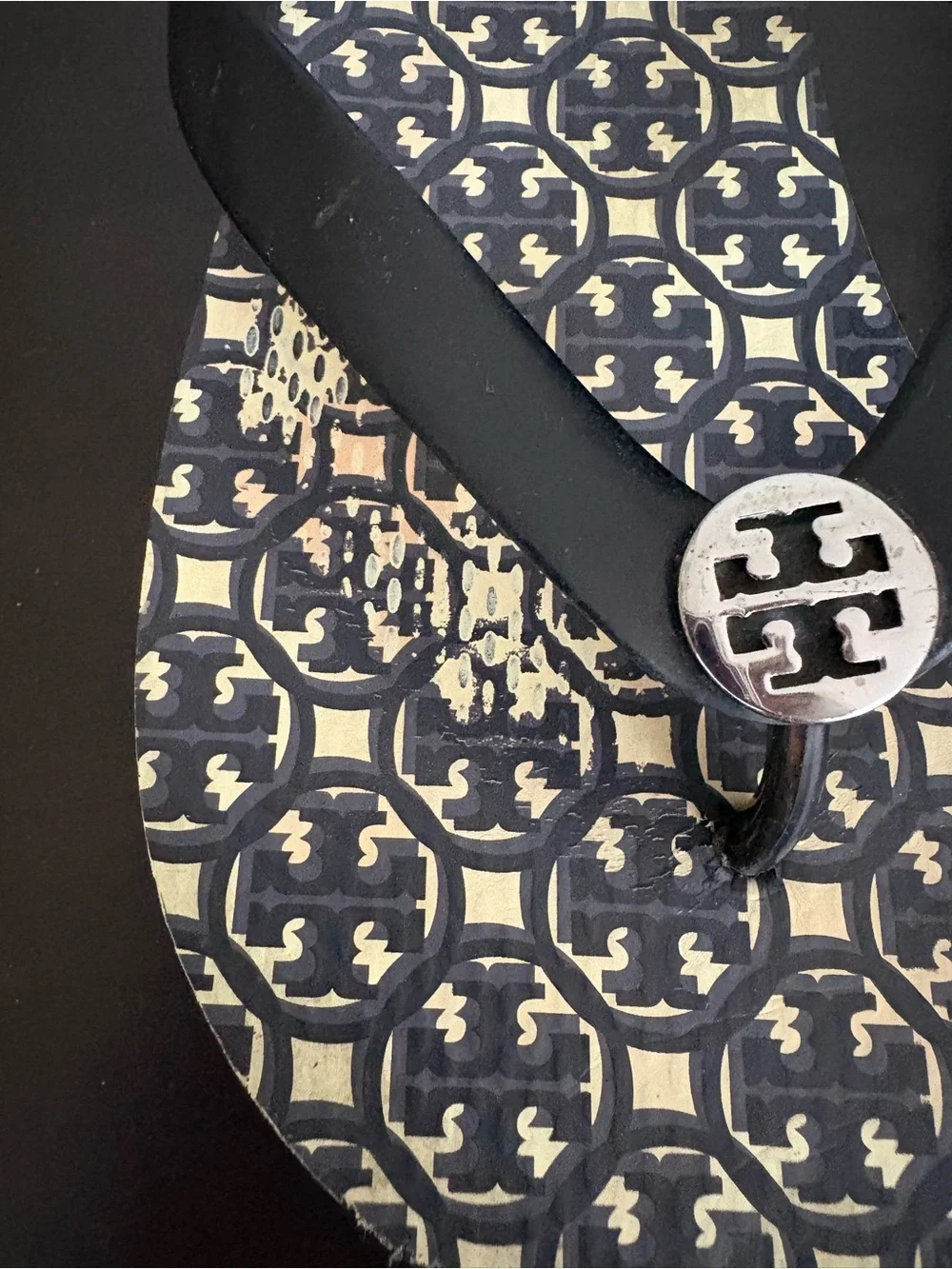 Tory Burch Black and Cream Logo-Pattern Flip Flop Sandals